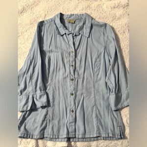 Women’s Royal Robbins button front shirt w zippered pocket - Large